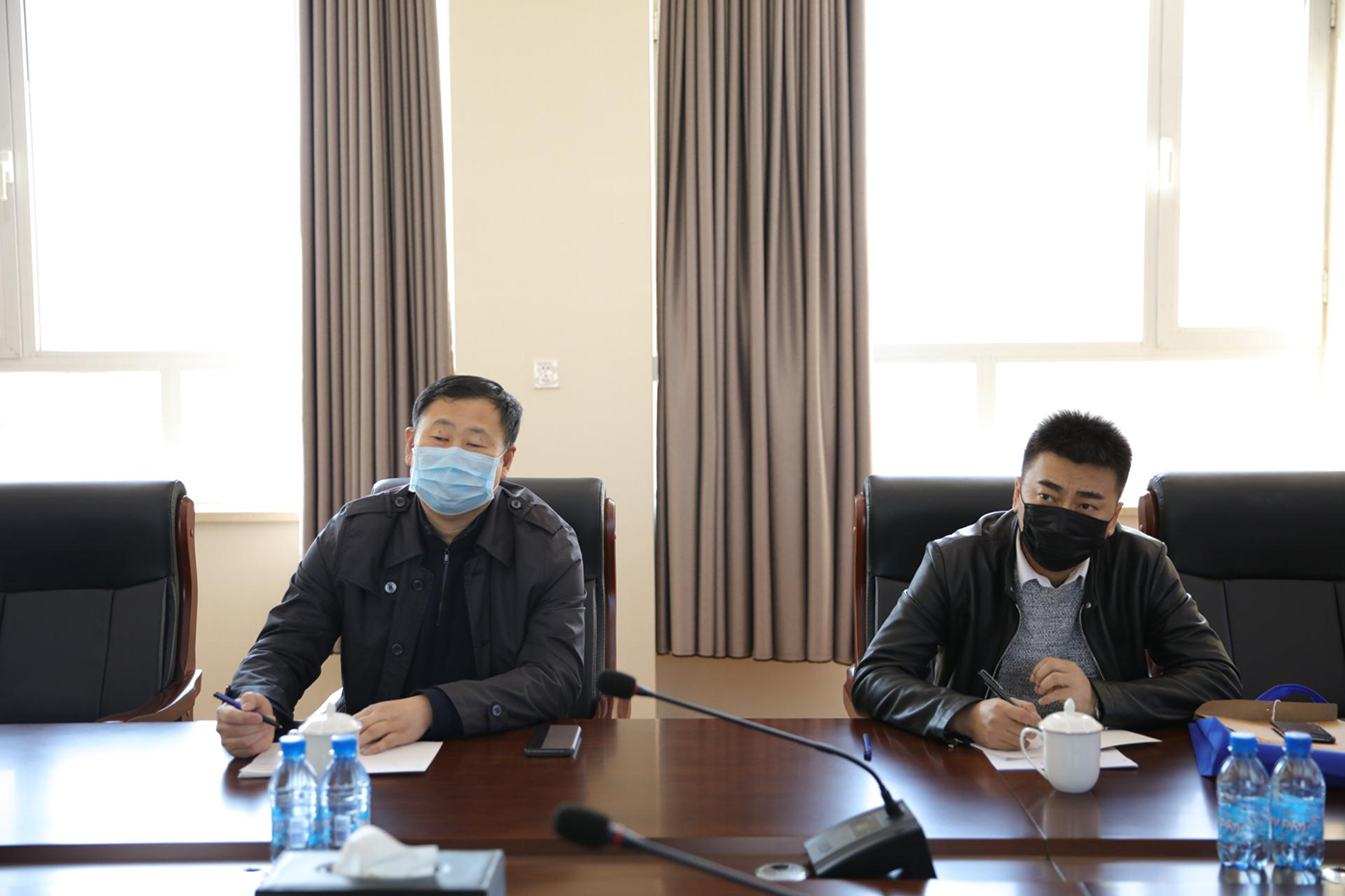 鐵嶺市法制事務(wù)服務(wù)中心主任胡德義帶隊(duì)到企業(yè) 研究解決企業(yè)法律維權(quán)相關(guān)問題